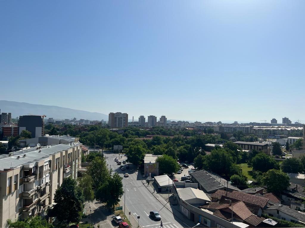 Vik Apartments Skopje Buitenkant foto